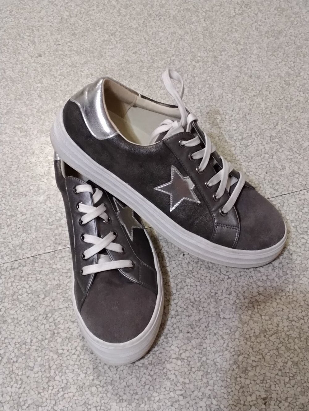 Boutique by Corkys Star Gaze Platform Sneakers - Gunmetal Gray - Women's Size 10